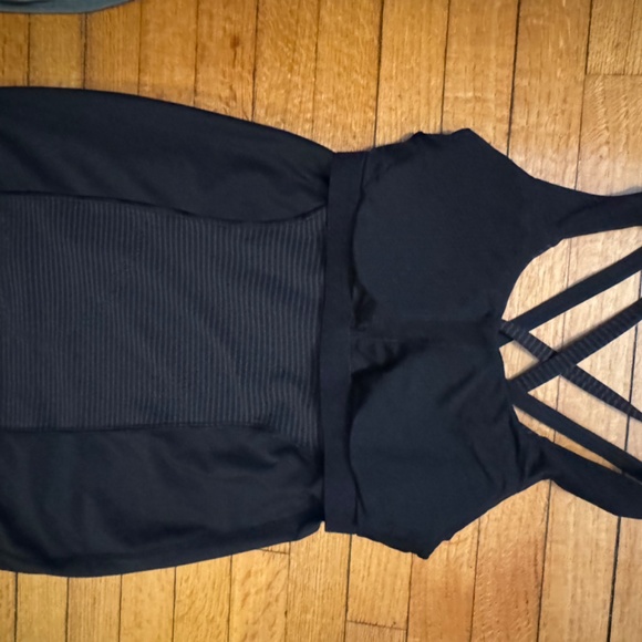 Lululemon energy tank with stripe - Picture 6 of 7